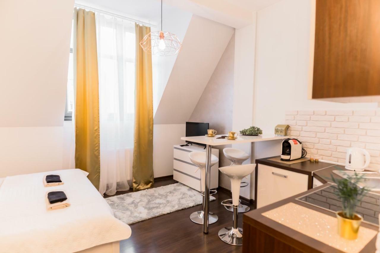 Goldeneye Apartment Center ヴロツワフ エクステリア 写真